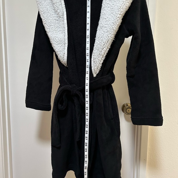 Victoria Secret Soft Comfy Robe - Picture 6 of 9
